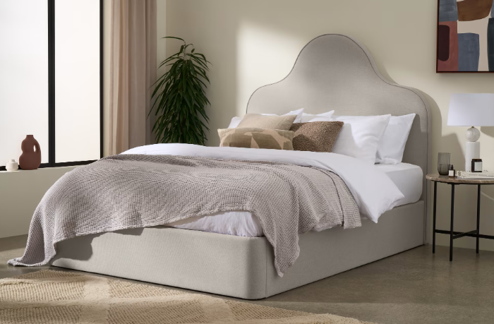 Plain Curved Brass Studded Sleigh Bed Chic Concept